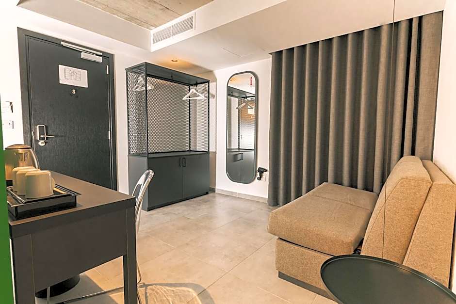 IKYK Hotel- IK Collection