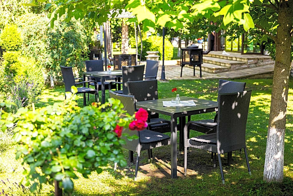 Armonia by Aristocratis