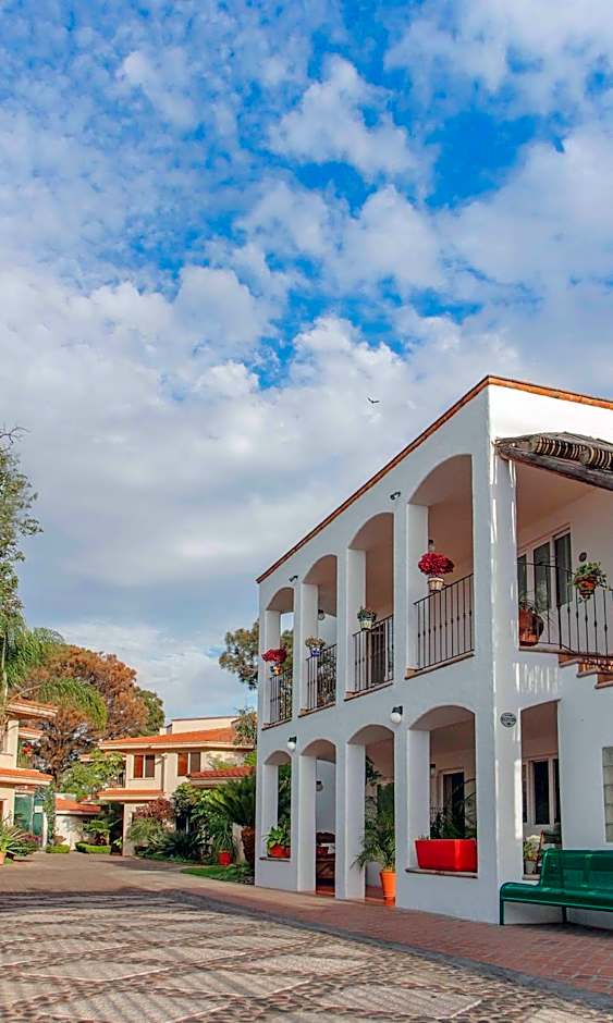 Alcazar Suites