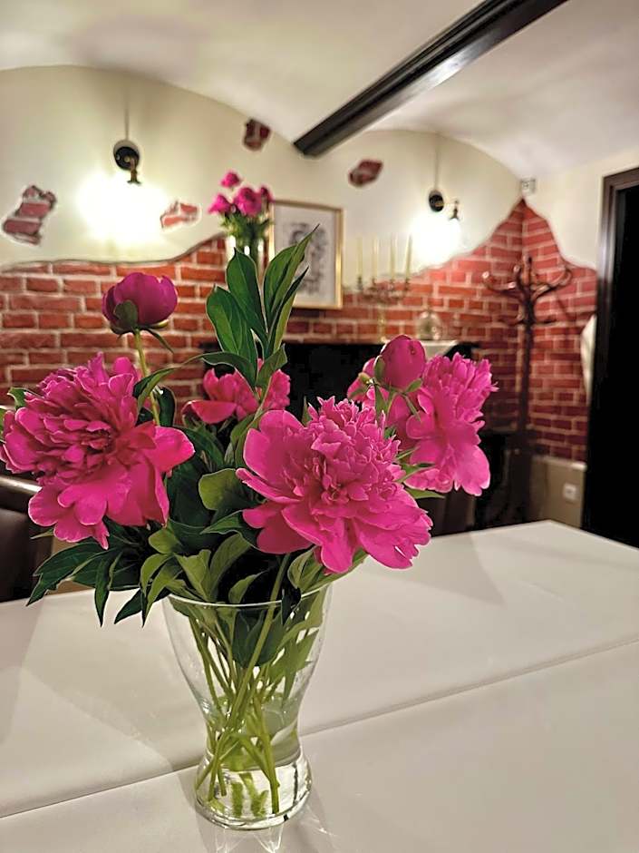 Dworek Złoty Róg Hotel i Restauracja