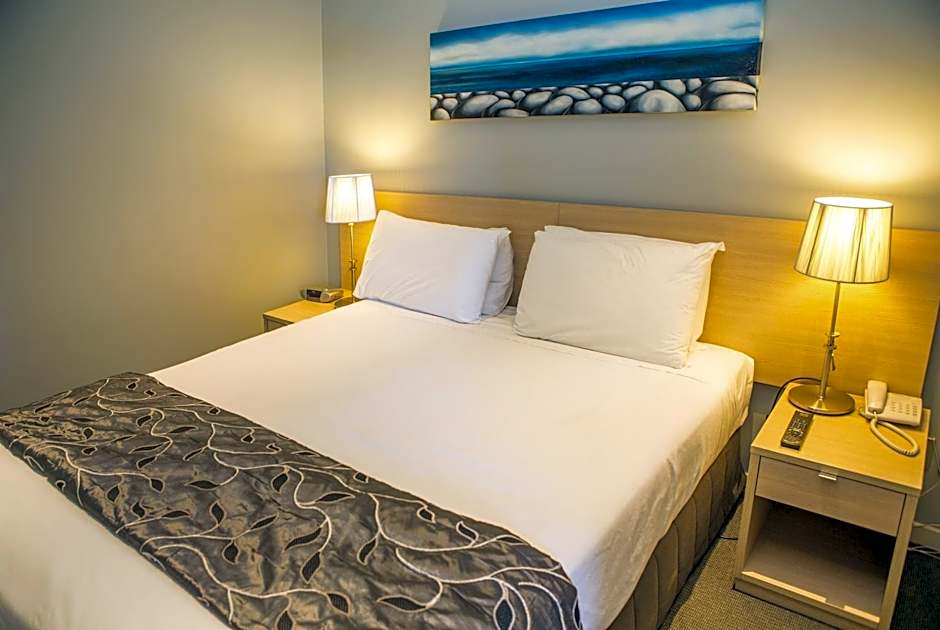 Photo 1 of 9 of 1 King Bed Suite, Jetted Tub