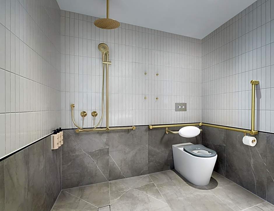 Lanson Place Parliament Gardens