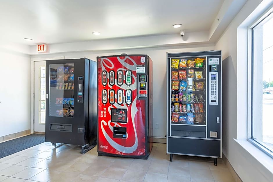 Studio 6-Bryan, TX - University Area