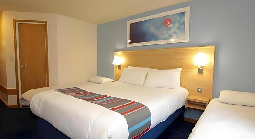 Travelodge Perth Broxden Junction