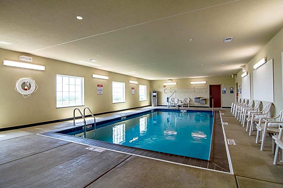 Cobblestone Hotel & Suites - Paxton
