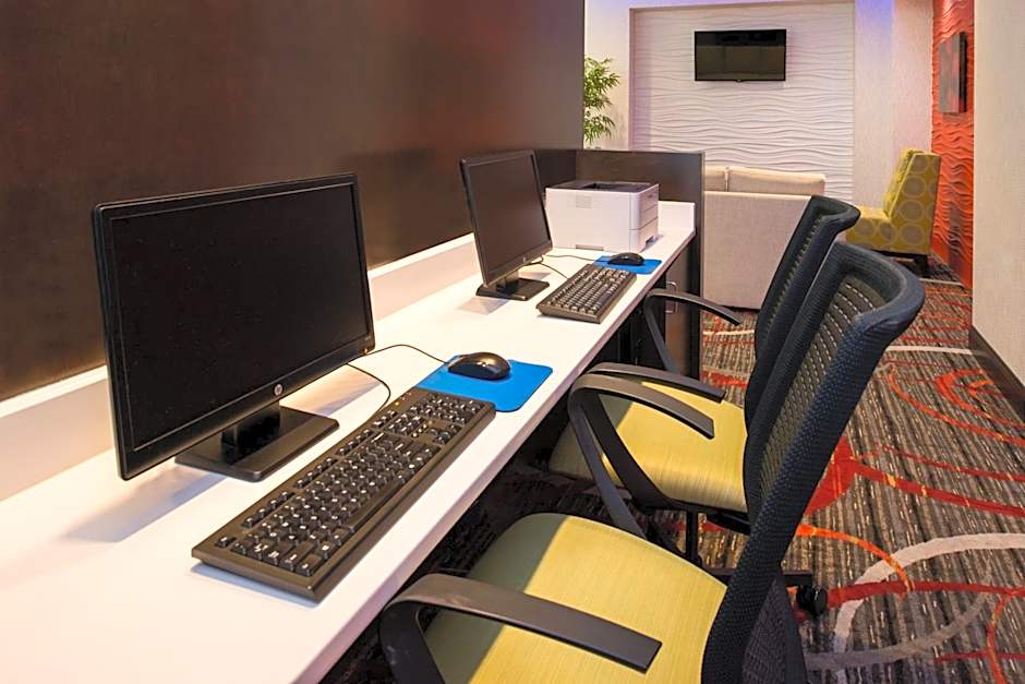 Holiday Inn Express & Suites Monroe By IHG