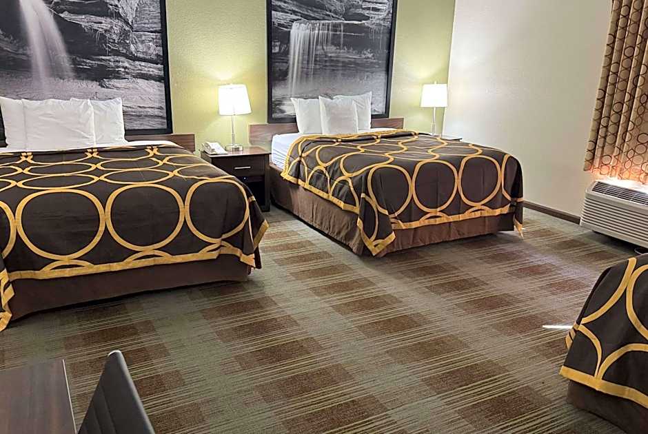 Super 8 by Wyndham Lincoln