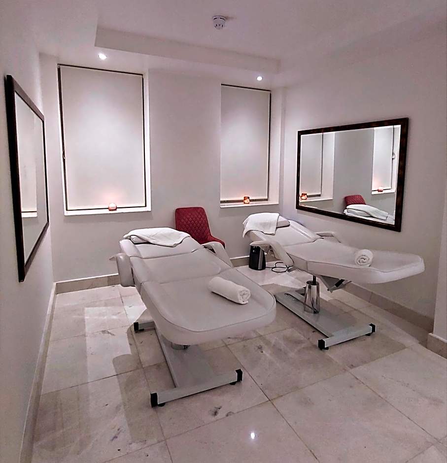 The Chatsworth Hotel