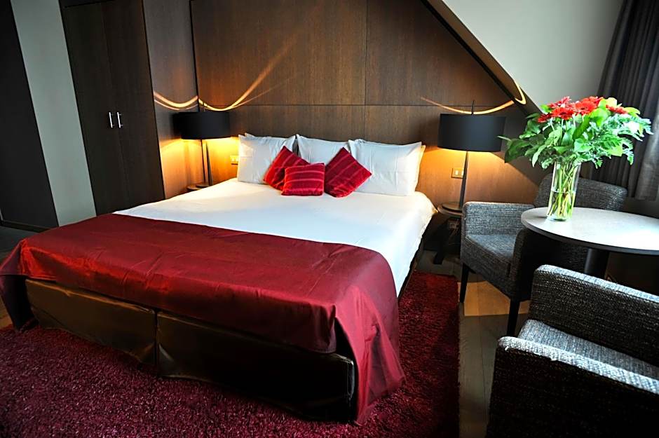Flanders Hotel