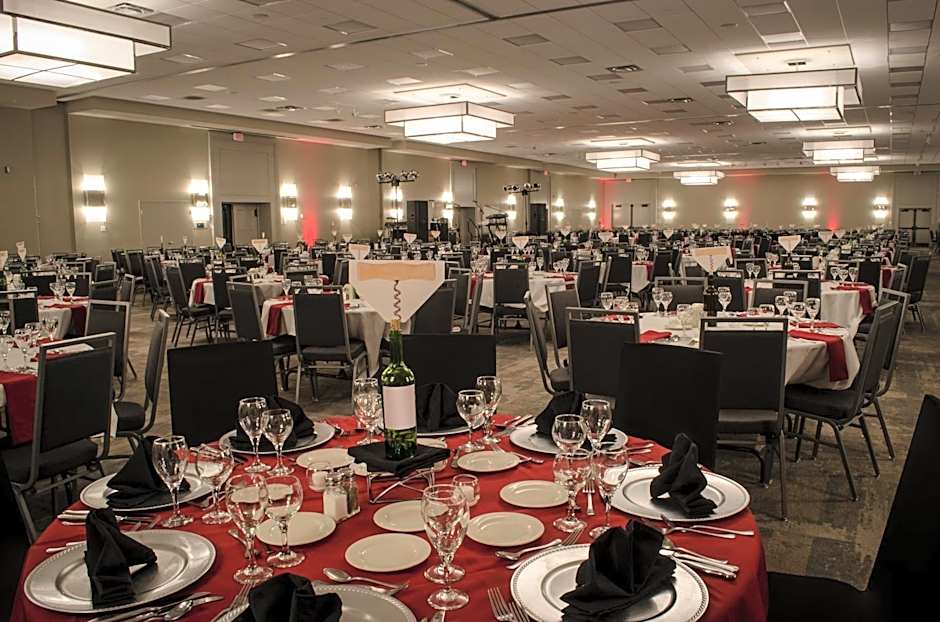 Holiday Inn Fargo By IHG