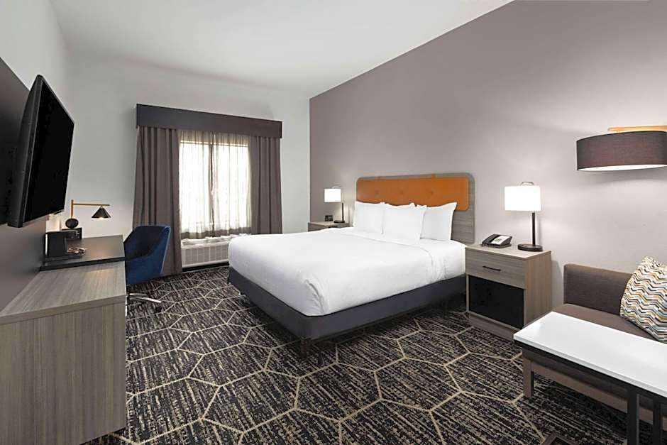 La Quinta Inn & Suites by Wyndham Meridian