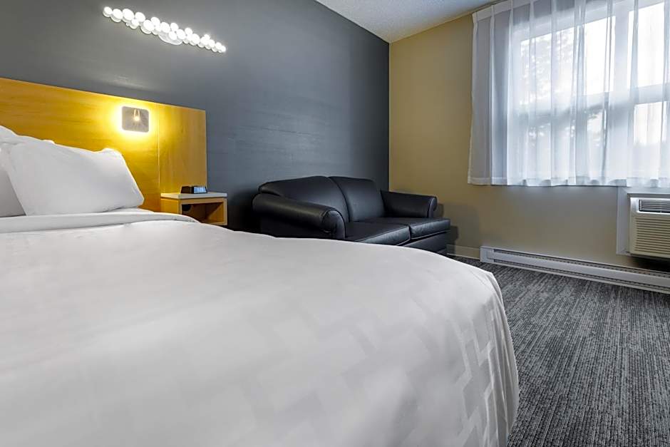 Clarion Pointe Quebec Airport