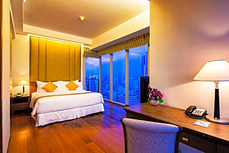 Two-Bedroom Premier with Park View