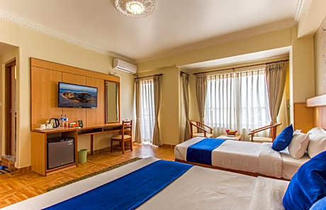 Triple Room with Mountain View