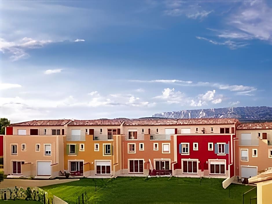 Park & Suites Village Aix-Le Rousset