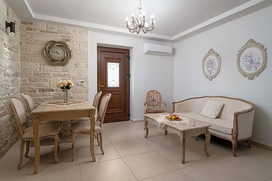Orelia Cretan Deluxe Apartments