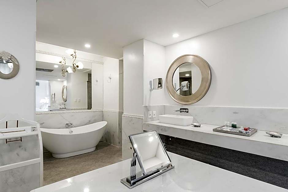 La Mision Hotel Boutique