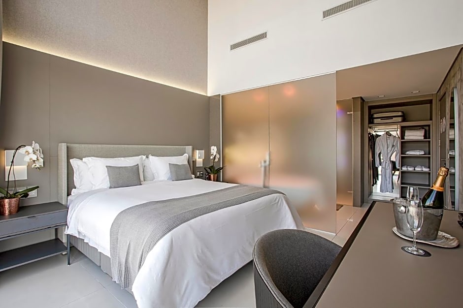 Suryaa Hotel Pinhais, Curio Collection by Hilton