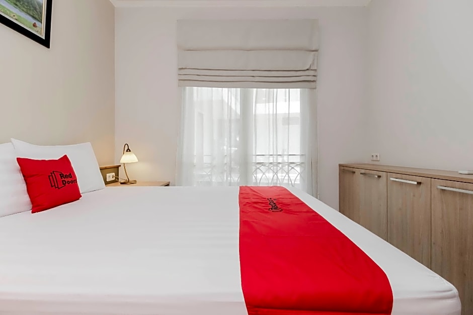 RedDoorz Syariah Plus @ Jatibening