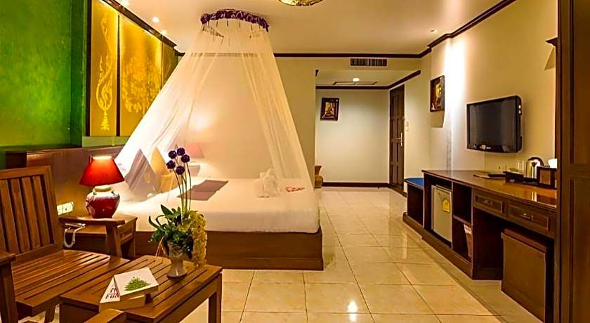 Tanawan Phuket Hotel