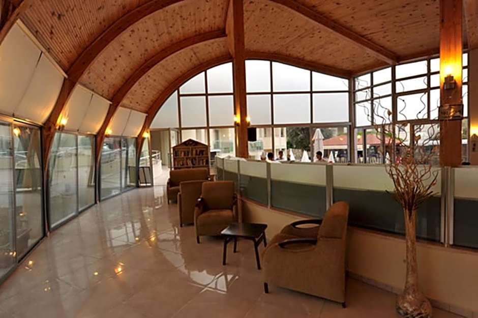 Belcehan Deluxe Hotel