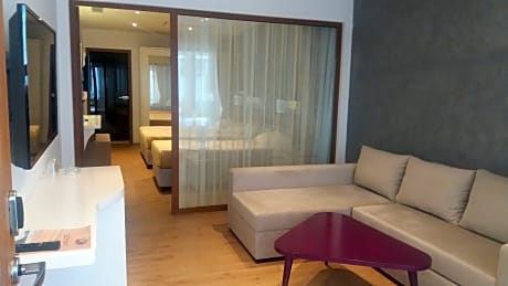 SUITE DELUXE WITH JACUZZI