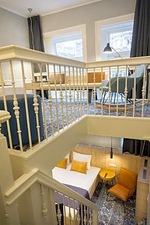 Deluxe Quadruple Room - Canal View