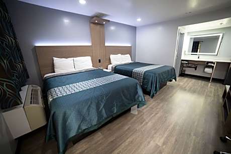 Room with Two Double Beds - Non-Smoking