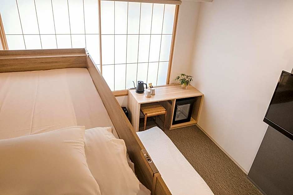 Wayfarer Shin – Kyoto, IL