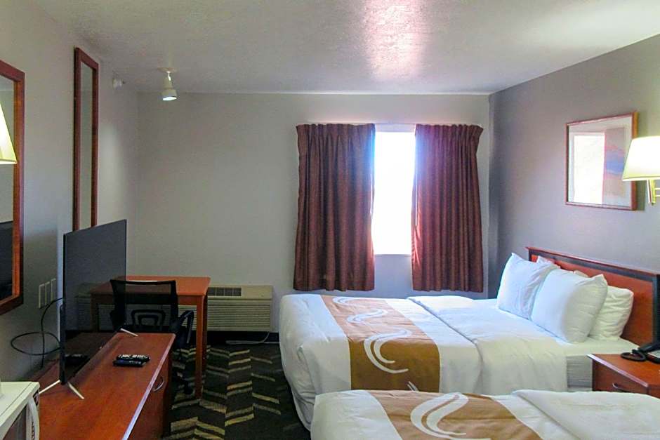 Quality Inn & Suites Salina National Forest Area