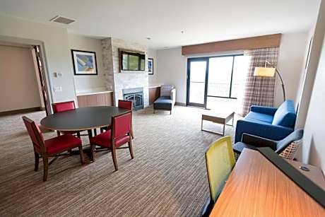 Holiday Inn Express & Suites Lexington NW-The Vineyard by IHG