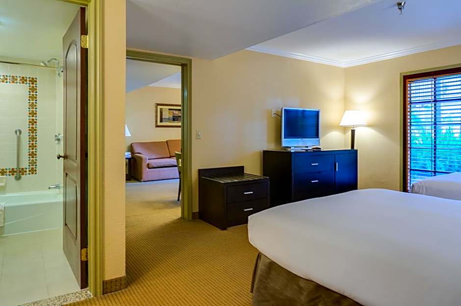 Buena Park Grand Hotel & Suites