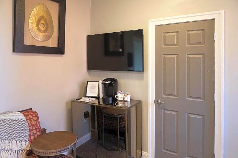 The Cochrane House Luxury Historic Inn