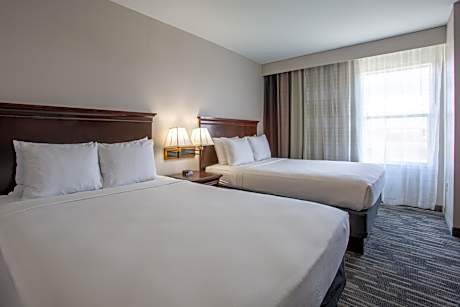 One-Bedroom Queen Suite