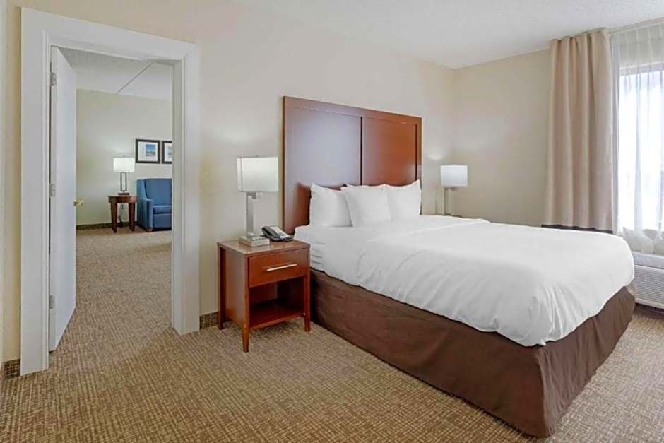 Comfort Inn & Suites Wichita Northeast