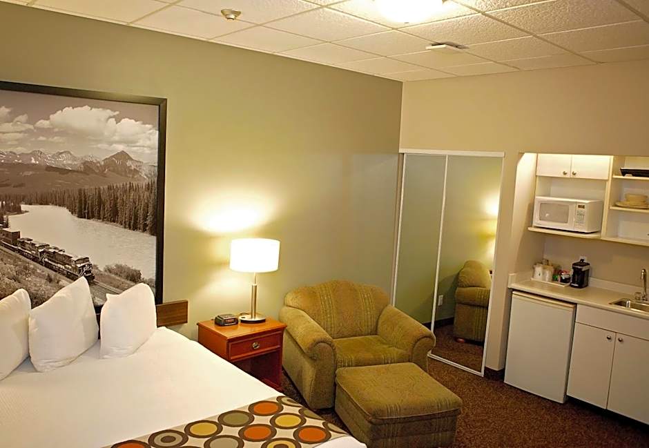 Super 8 by Wyndham Cochrane