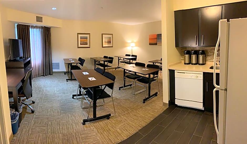 Staybridge Suites Glenview By IHG