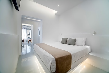 Deluxe Suite with Hot Tub