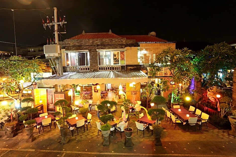 La Inn Hotel