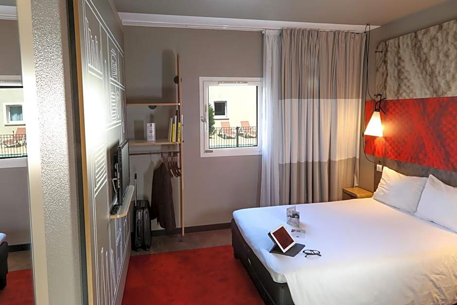 ibis Orange Sud