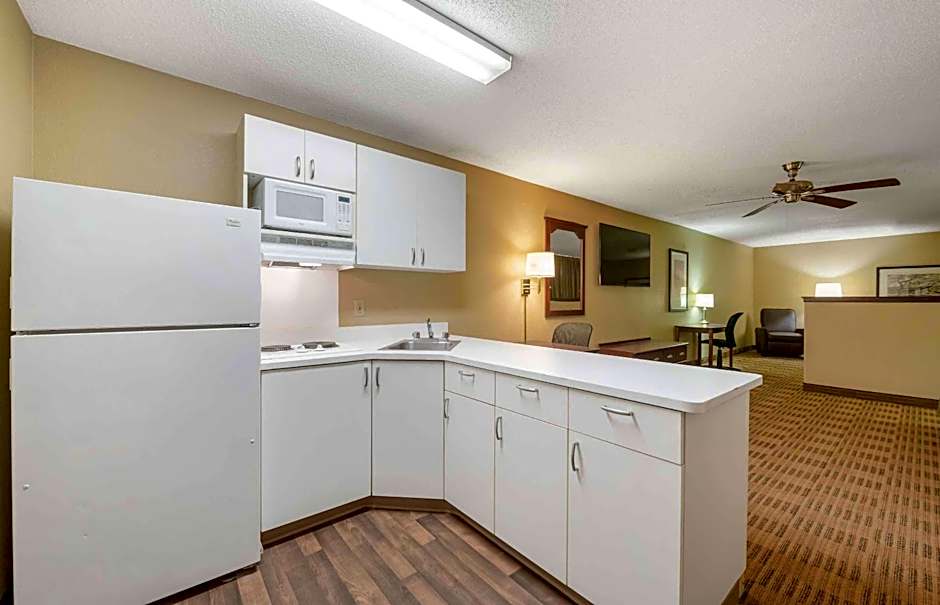 Extended Stay America Suites - Chicago - Schaumburg - I-90