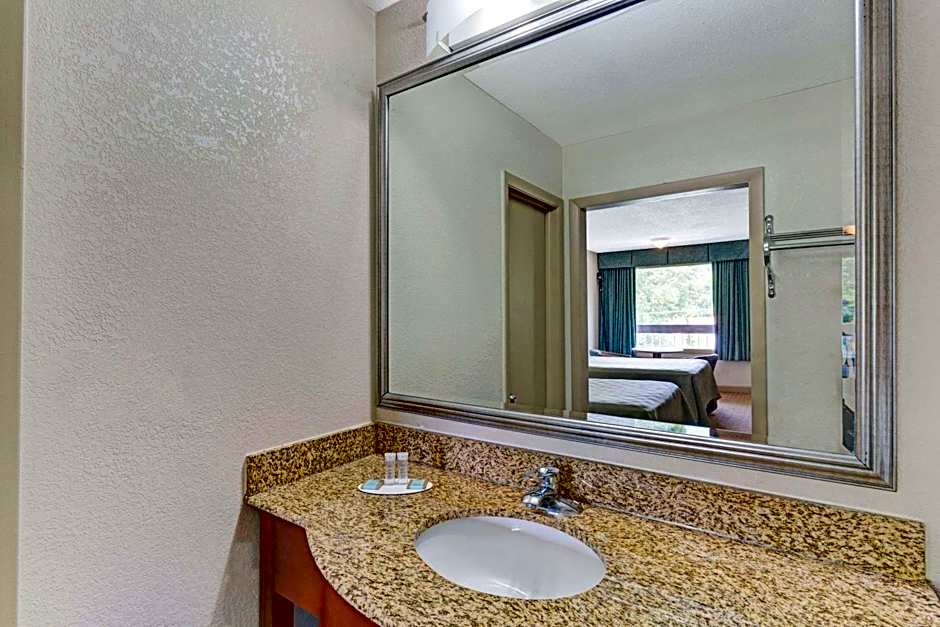 Travelodge by Wyndham Williamsburg Colonial Area