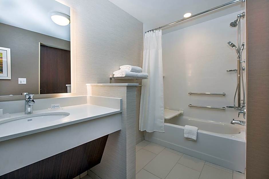 Fairfield by Marriott Inn & Suites Dayton Downtown