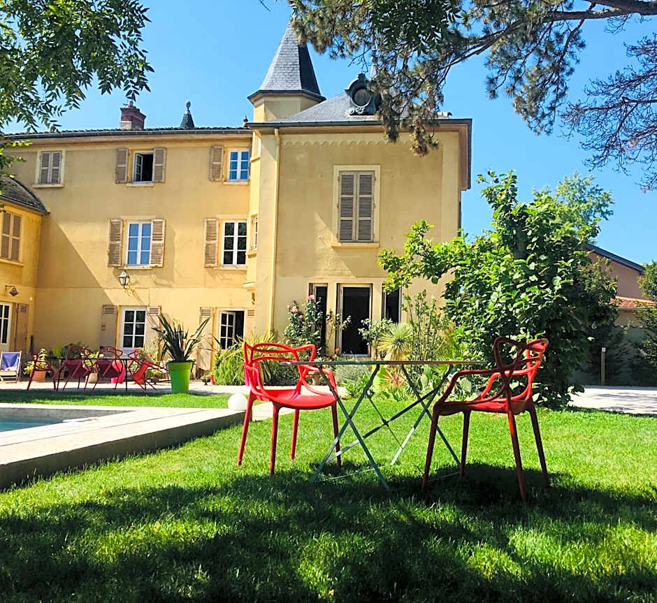 Aux Tourelles 1888 - Tres Proche Lyon #Clim #Piscine #Netflix #Parking Payant Securise