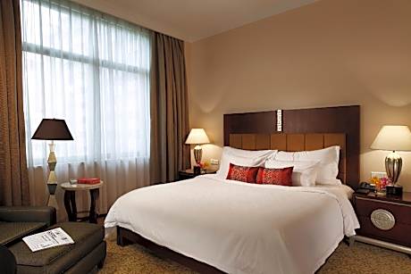 Executive King Bed