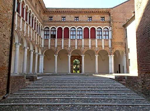 EGO' Residence Ferrara