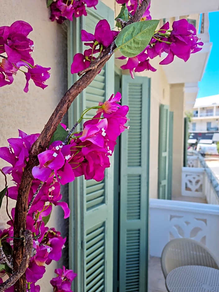 Golden City Center Suites