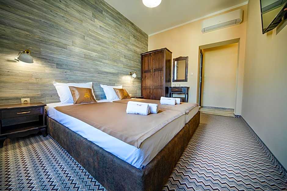 Hotel Antique - free private parking