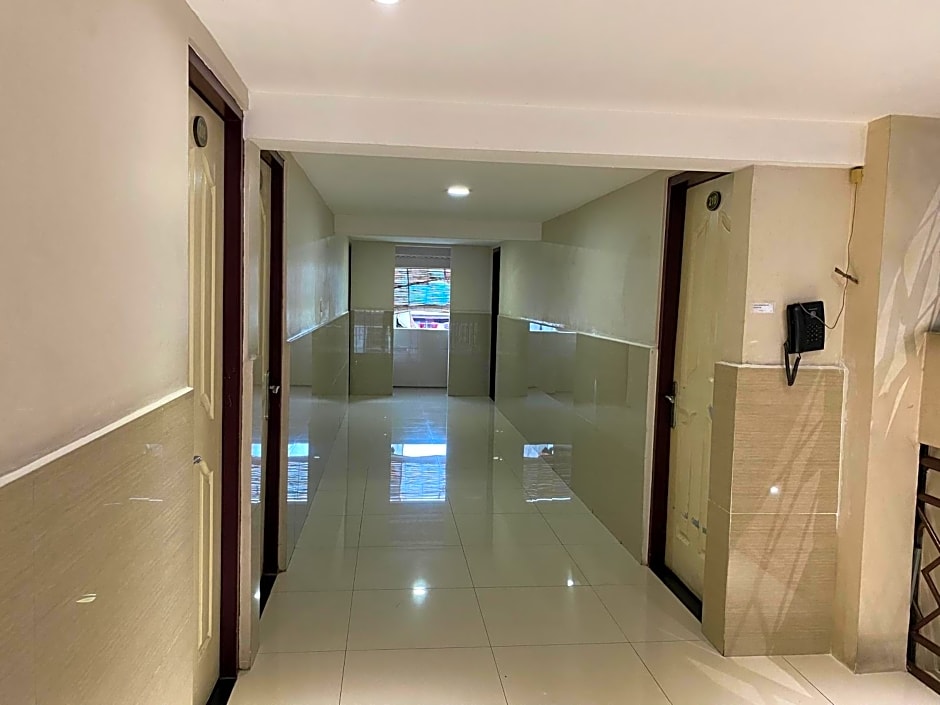 Penginapan Star Ambon Mitra RedDoorz