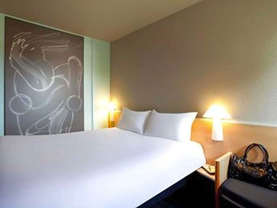 ibis Pau Lescar